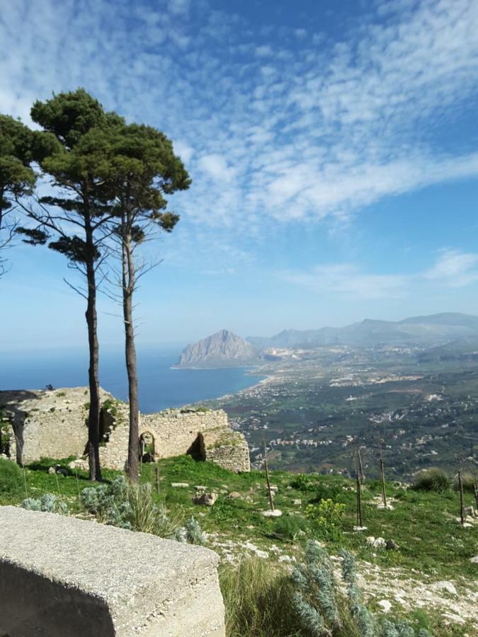 Casa Nel Vigneto Erice Pensionat Exteriör bild
